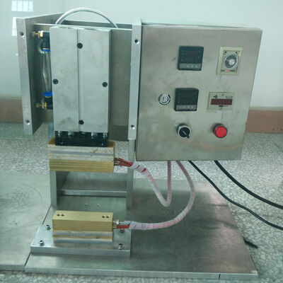 304 Stainless Steel Manual Spout Sealing Machine Zero Leakage Standing Pouch Sealer PLC Control